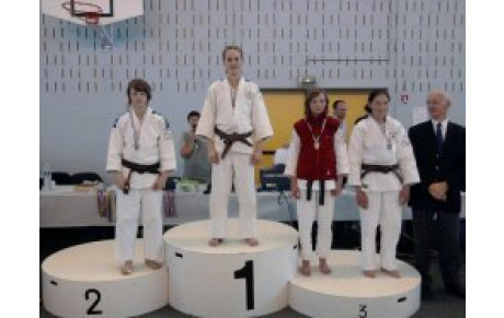 Léa    &quot;Championne inter régionale &quot;Minimes