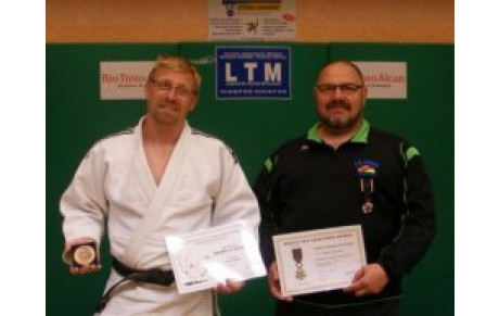 Palmes et Croix de Bronze du Mérite  